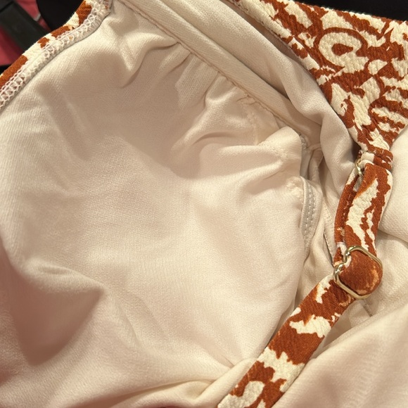 Time & Tru sz 16-18 - Cream/Golden Brown - One Piece Swimsuit - Beautiful Fabric - Picture 6 of 7